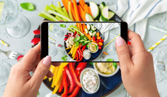 A Complete Introduction to Restaurant Review Apps: Flawless Food Photography and frank Evaluations